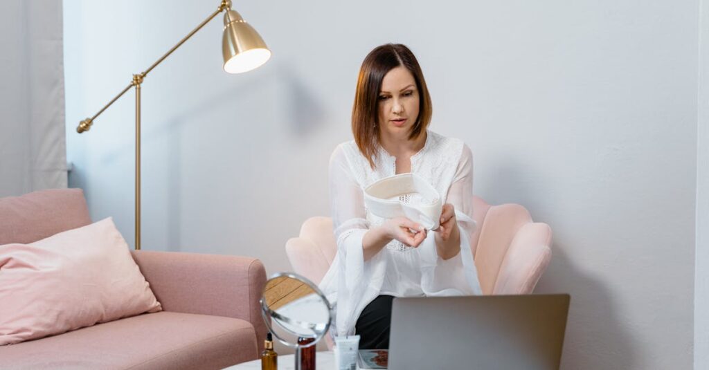 ファンケルアクネケアたっぷりおためしキットの口コミやSNSでの評判を分析するイメージ