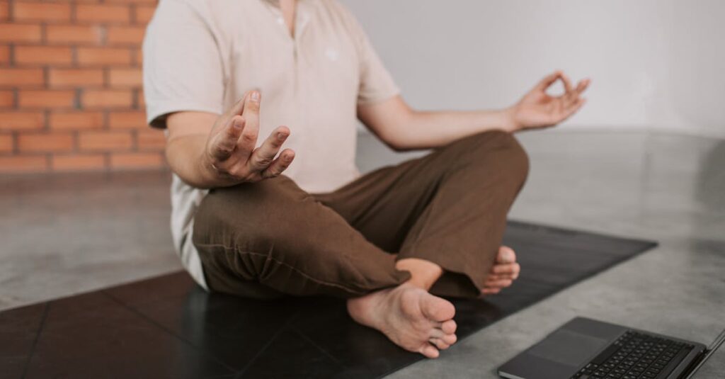 SOELUを実際に利用しているユーザーたちの満足そうな様子や感想をイメージした画像