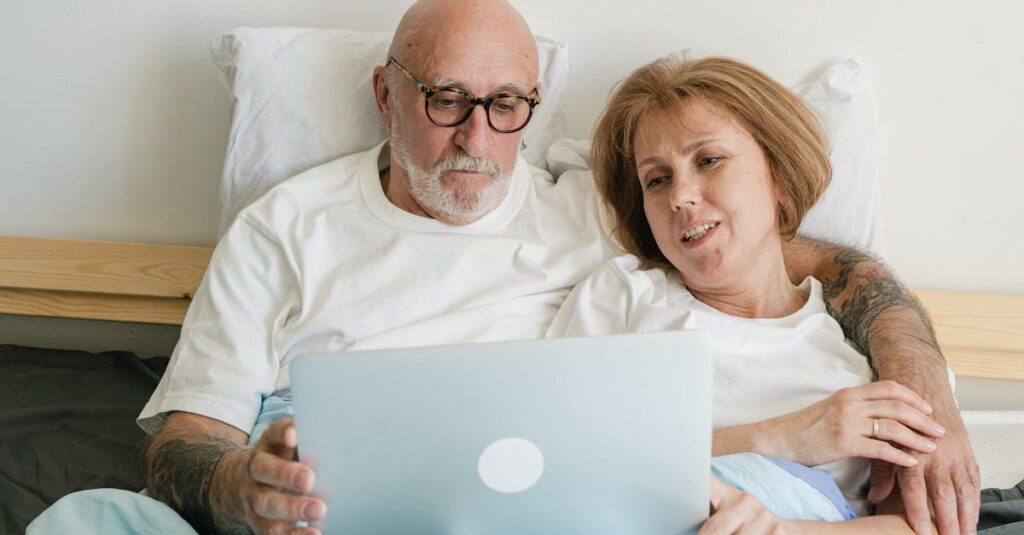 婚活業界で進むデジタル化を表現したビジュアル